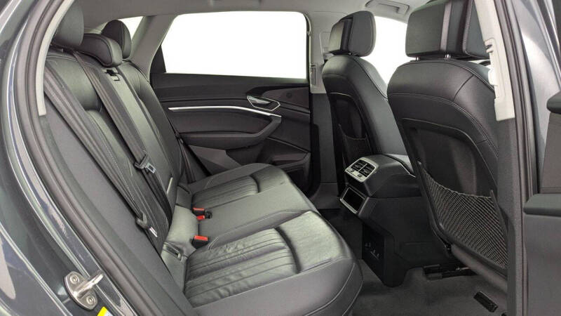 2024 Audi Q8 e-tron quattro Premium