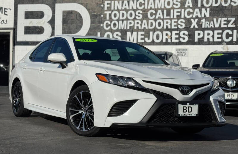 2019 Toyota Camry for sale at BIG DISCOUNT AUTO SALES in Sun Valley CA