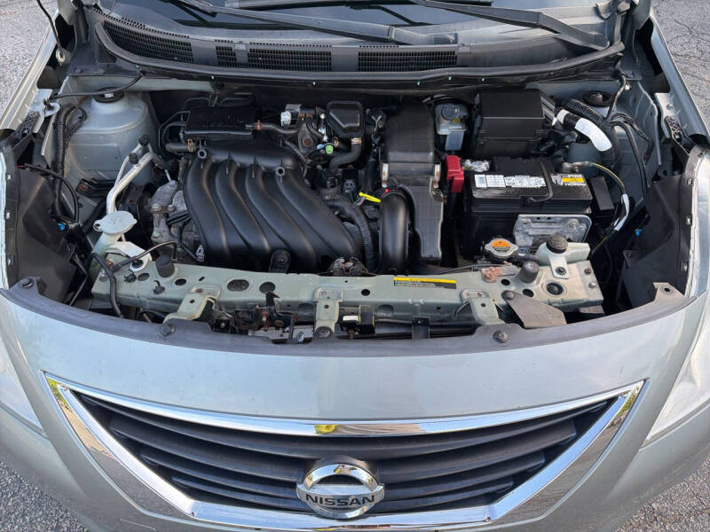 2012 Nissan Versa 1.6 SV