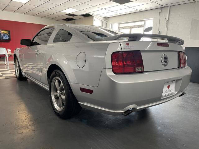 2006 Ford Mustang GT Deluxe