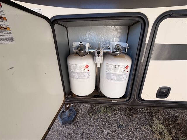 2015 Keystone RV Alpine 301