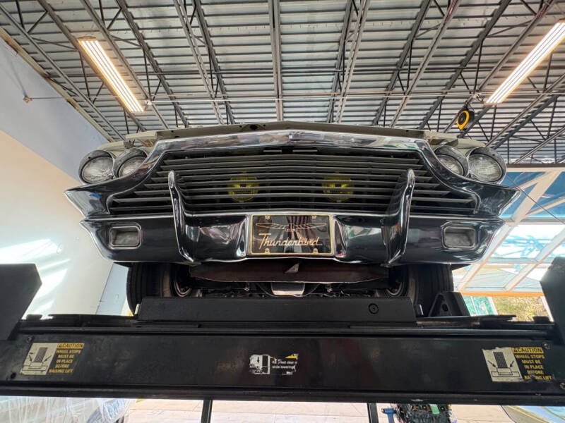 1964 Ford Thunderbird
