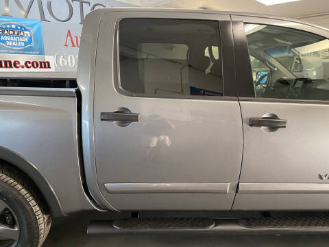 2015 Nissan Titan SV