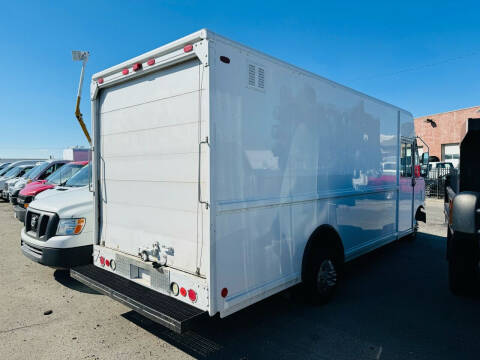 2004 Ford E-Series E-350 SD