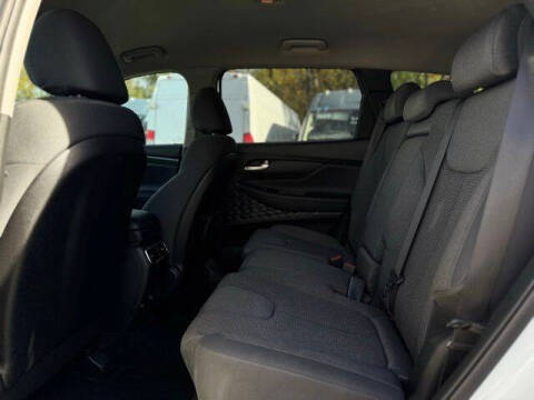 2023 Hyundai Santa Fe SE