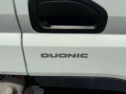 2017 Mitsubishi Fuso FE180