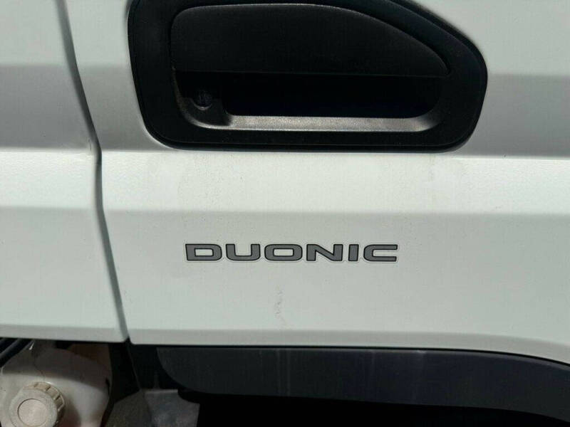 2017 Mitsubishi Fuso FE180