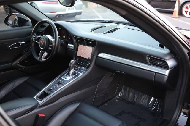 2017 Porsche 911 Carrera 4