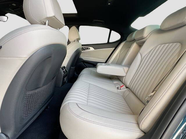2022 Genesis G70
