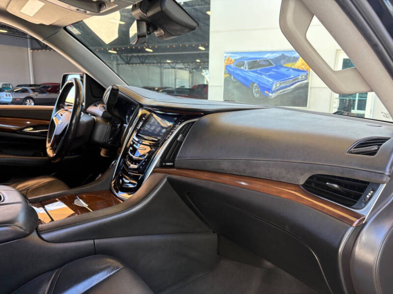 2019 Cadillac Escalade Luxury