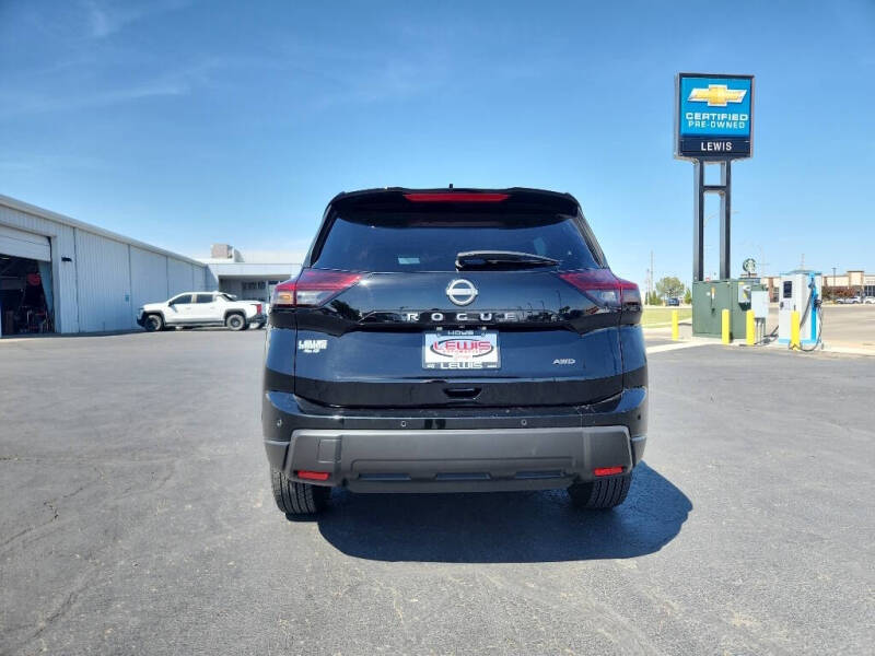 2025 Nissan Rogue SV