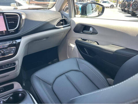 2024 Chrysler Pacifica Plug-In Hybrid