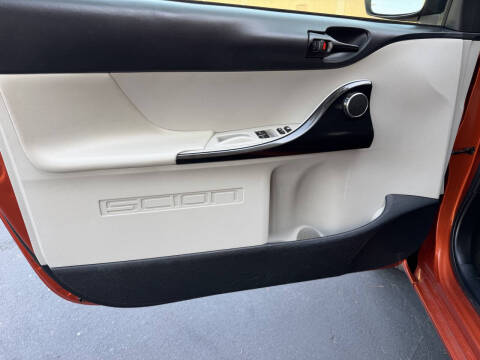 2013 Scion iQ