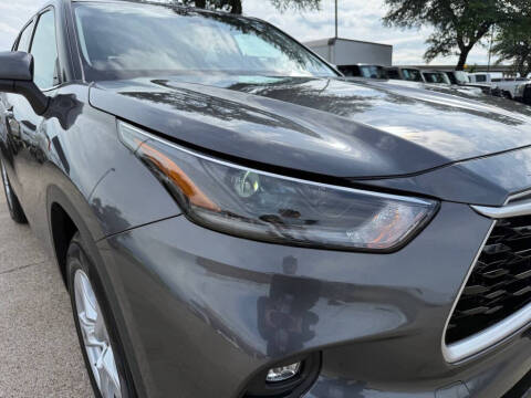 2021 Toyota Highlander LE