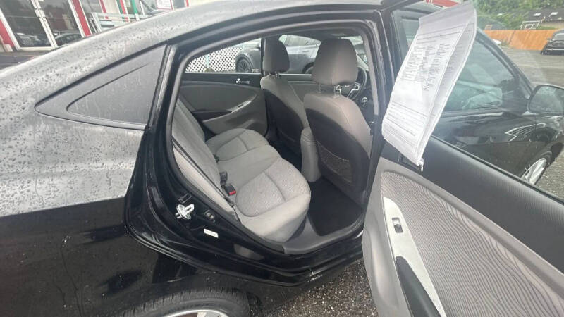 2012 Hyundai Accent GLS