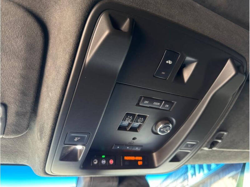2017 Cadillac Escalade Platinum