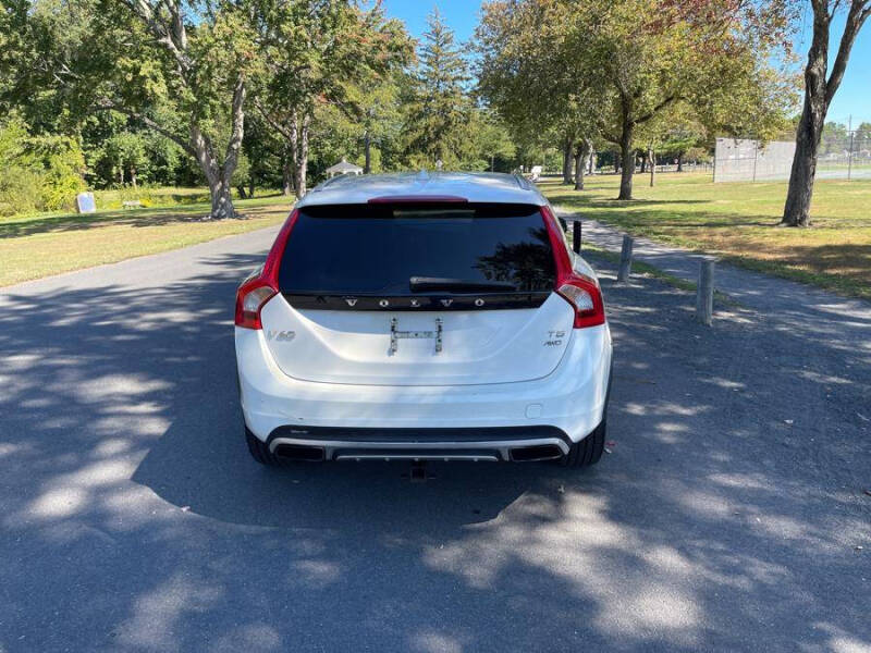 2015 Volvo V60 Cross Country T5
