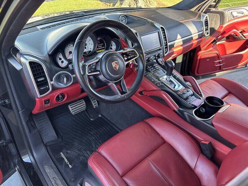 2016 Porsche Cayenne GTS
