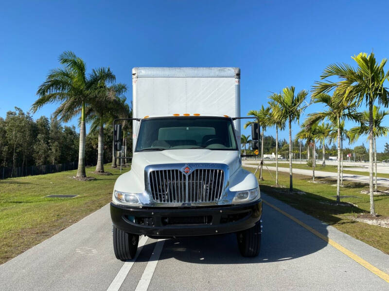 2019 International DuraStar 4300