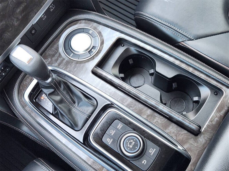 2022 Nissan Armada Platinum