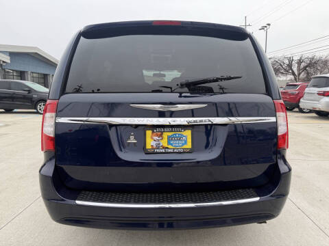 2014 Chrysler Town and Country Touring