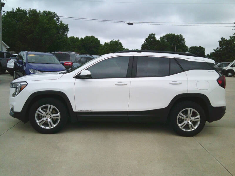 Used 2024 GMC Terrain SLE with VIN 3GKALTEG8RL296702 for sale in Kansas City