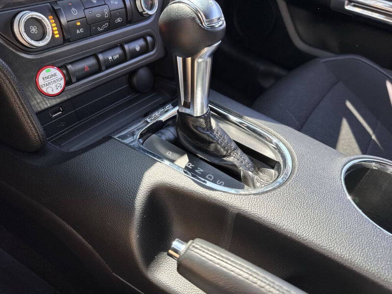 2016 Ford Mustang V6