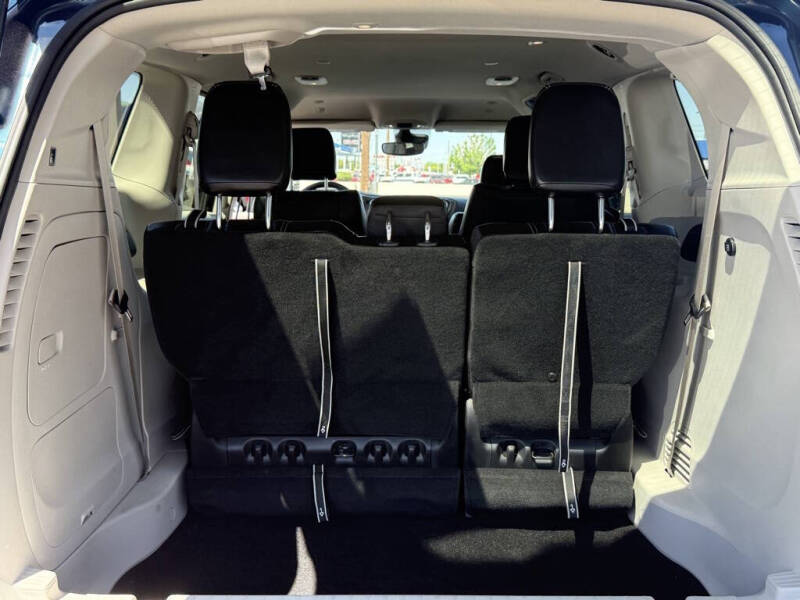 2023 Chrysler Pacifica Plug-In Hybrid Touring L