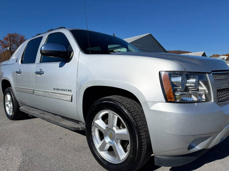 2013 Chevrolet Avalanche LT Black Diamond