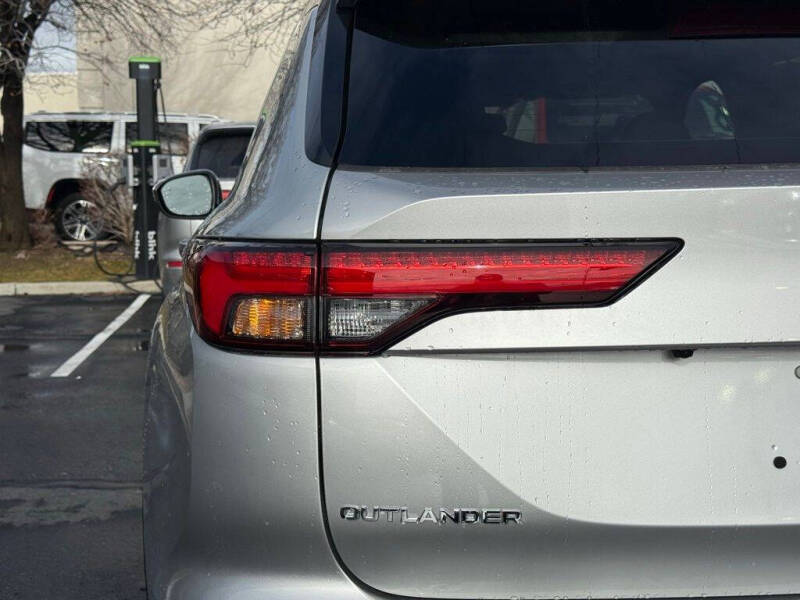 2025 Mitsubishi Outlander PHEV SEL Platinum Edition