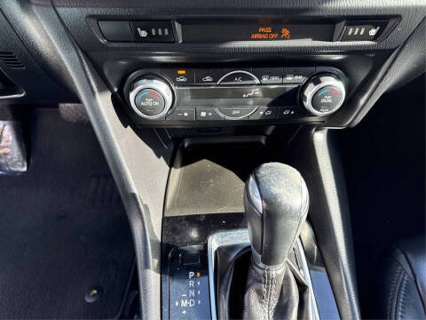 2018 Mazda MAZDA3 Touring