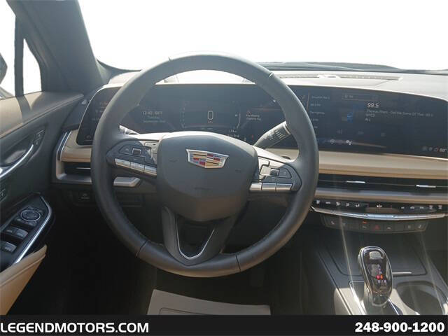 2025 Cadillac XT4 Premium Luxury