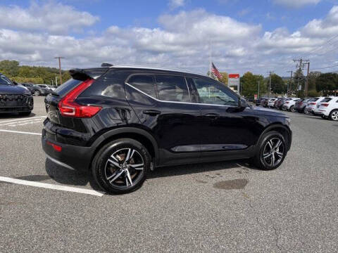 2025 Volvo XC40 B5 Core Bright Theme