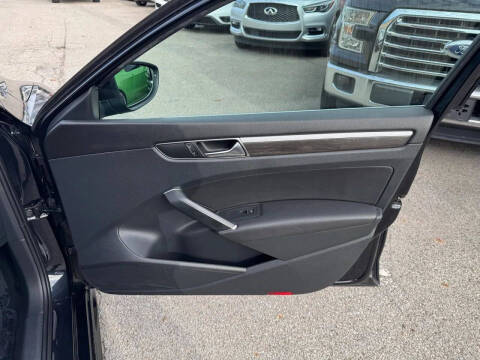 2017 Volkswagen Passat 1.8T SE