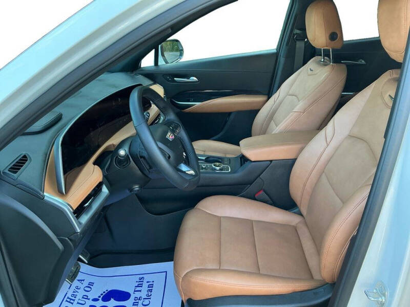 2024 Cadillac XT4 Sport