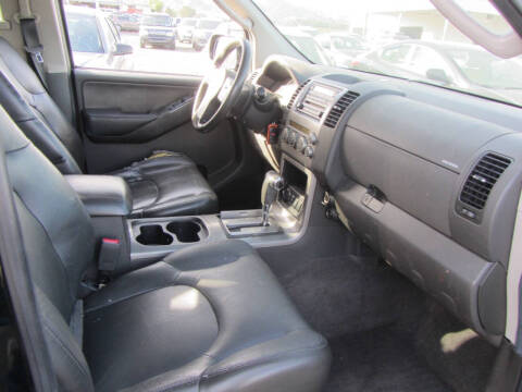 2005 Nissan Pathfinder LE