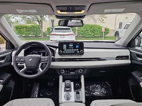 2025 Mitsubishi Outlander PHEV SEL