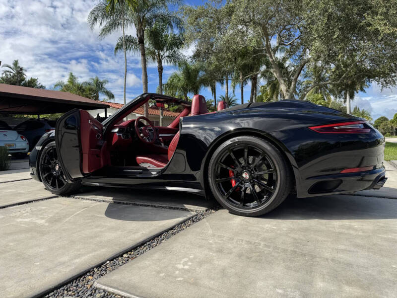 2017 Porsche 911 Carrera 4