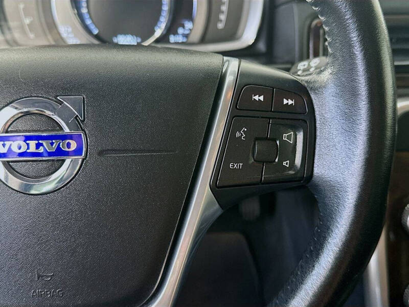 2016 Volvo XC70 T5 Drive-E Premier