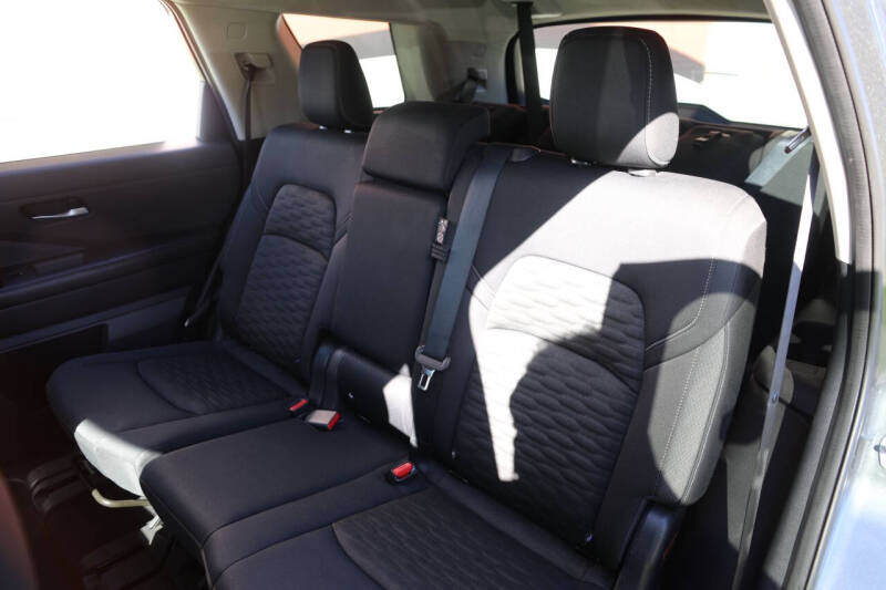 2022 Nissan Pathfinder S