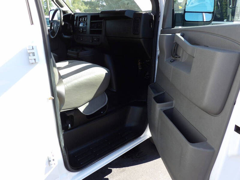 2023 GMC Savana 2500