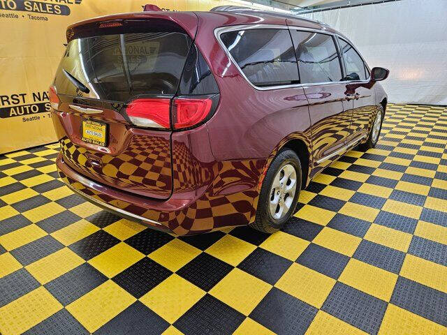 2017 Chrysler Pacifica Touring-L Plus