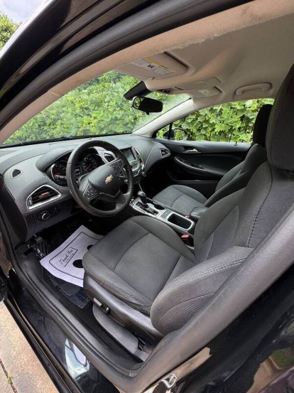 2017 Chevrolet Cruze LT Auto