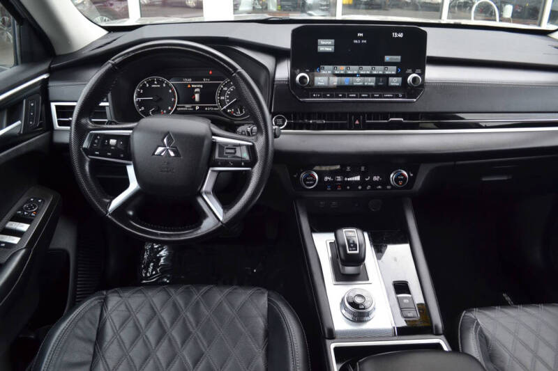2022 Mitsubishi Outlander SEL