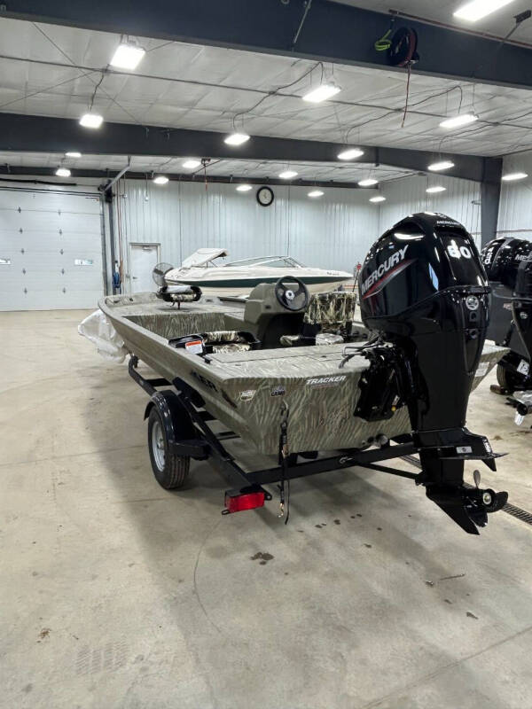 2025 Tracker GRIZZLY 1754  SC