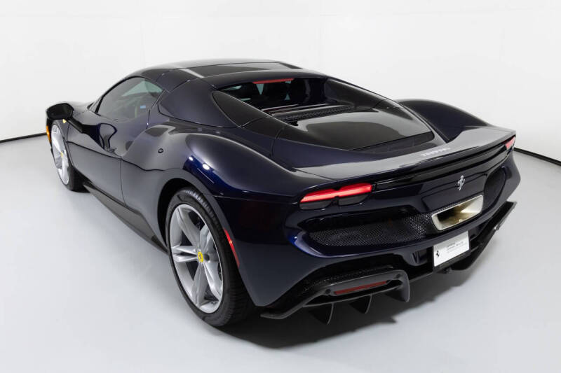 2024 Ferrari 296 GTS