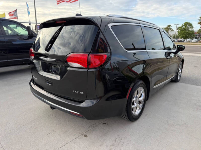 2017 Chrysler Pacifica Limited