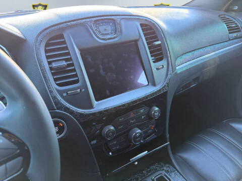 2022 Chrysler 300 S V8