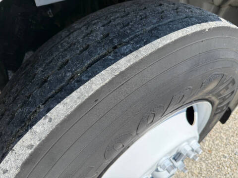 2017 Freightliner M2 106