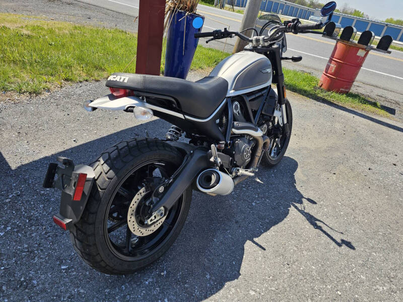 2017 Ducati Scrambler Silver Ice Ed